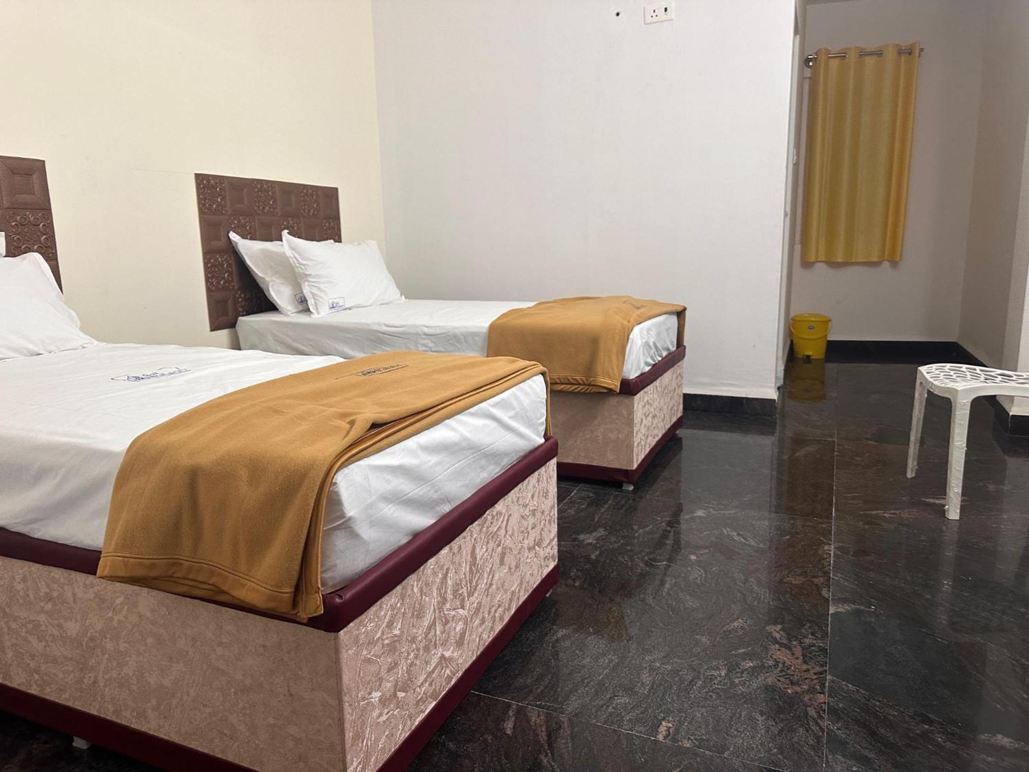 Mps Sai Palace Tiruvannámalaj Kültér fotó